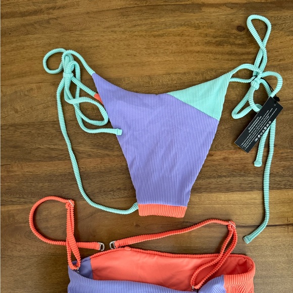 Oneone bikini - Ariel bottom (S) Taylor top (XS) Martinique color block NWT - Picture 4 of 4
